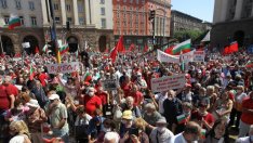 Съборът на БСП на Бузлуджа тази година се премести на жълтите павета