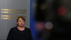 Сачева: Нито един отговорен работодател не би искал панически да съкращава хора