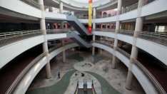 Молът-призрак