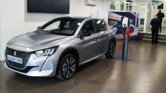 Stellantis се готви да удвои дела на електрическите модели, изграждани във Франция