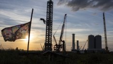 Милиардерът Джаред Айзъкман ще финансира три нови мисии на SpaceX