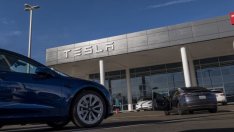 Анализатор: Tesla губи увереност за това кога ще реализира пълна автономност
