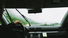 Евродепутатът Емил Радев: ЕК трябва да ограничи метанола в течностите за чистачки