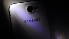 Samsung пуска нов телефон през август?