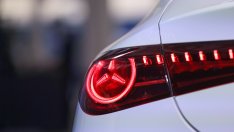 Търговският хаос - удар за автопроизводителите, но и шанс за България