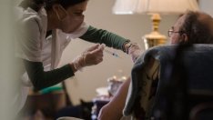 Богатите страни разполагат с 1 млрд. излишни дози ваксини срещу коронавирус