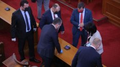 На първо четене: НС уреди изплащането на извънредния труд в МВР