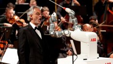 Италия се превърна в първата страна с оркестър, дирижиран от робот