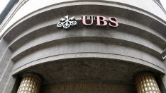 UBS анализира възможността да продаде част от Credit Suisse