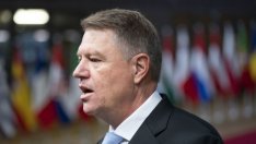 Опозицията и управляващите в Румъния си играят на котка и мишка след вота