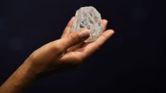 Най-големият диамант в света от над 100 години бе продаден за 53 млн. долара