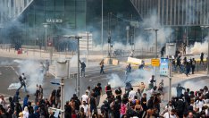 Пети ден на размирици във Франция заради смъртта на 17-годишен младеж