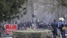 Турция праща 1000 полицаи на границата си с Гърция