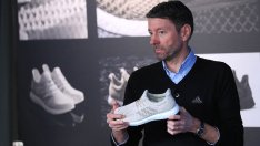 Коя грешка коства поста на лидера на Adidas 
