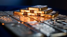 Агресивният ход на Тръмп даде тласък до нов рекорд на златото