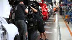 Вратите на завода на Ford в Кьолн остават затворени и през октомври