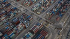 Растежът на китайския износ се забави до най-ниското си ниво от април