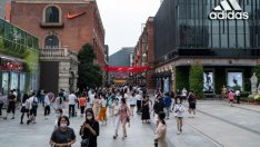 Индустрията и продажбите на дребно ускоряват икономическото възраждане на Китай