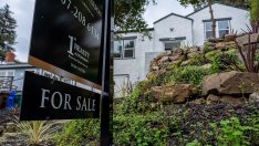 Собственици на жилища в САЩ изтеглят застояли обяви поради слаб интерес