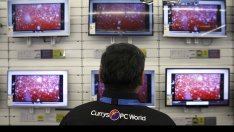 Продажбите на компютри се сриват с близо 20% 