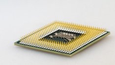 Акциите на европейските доставчици на чипове за Huawei се сринаха