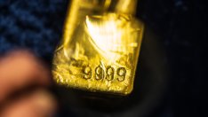 UBS очаква цена на златото от 3200 долара заради рисковете от търговска война