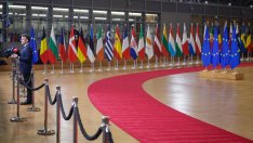 Европейските лидери обсъждат в Париж въпроси по отбраната и сигурността