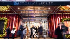 Victoria’s Secret очаква постепенно възстановяване през 2025 г.