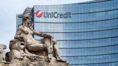 UniCredit се ангажира с увеличение на плащанията към инвеститорите до 2027 г.