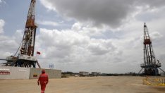 Цената на петрола с нов спад от почти 3%