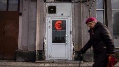 Еврото отчита най-голям спад като валута за международни разплащания от 2011 г.