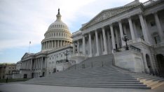 Сенатът в САЩ обяви Путин за военен престъпник