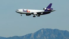 FedEx ще задържа своите пилоти с бонуси до 110 хил. долара