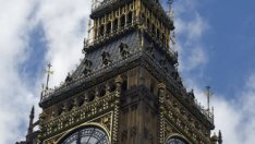 Младите британци спестяват трудно и е малко вероятно да притежават жилище