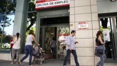 Безработицата в Испания спада до близо 4-годишно дъно