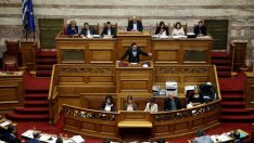 Гръцкият парламент одобри спорната пенсионна и данъчна реформа