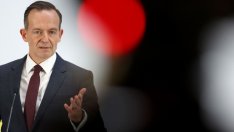 Германският транспортен министър застава твърдо зад електромобилите