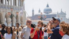 ЕП иска още мерки за спасяване на туризма