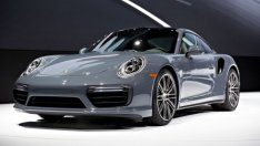 Volkswagen обмисля листването на Porsche през 2022 г.