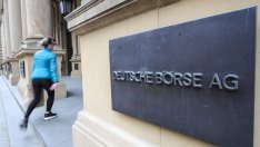 Германия е изправена пред рецесия - защо тогава DAX се търгува на такива висоти?