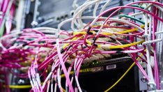 Google и Facebook продължават с плана за разполагане на трансокеански кабели