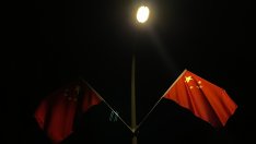 Китай държи света в хватка за 1 трилион долара