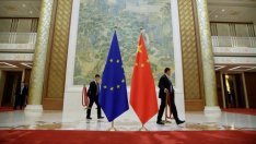 ЕС се готви да застане на страната на Тръмп в спора между САЩ и Китай