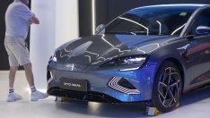 Китайските електромобилни компании отчитат силни продажби през март след бавен старт