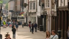 Икономическата активност във Великобритания отчита безпрецедентен спад през април