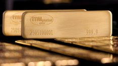 Анализатор: Очаква се поевтиняване на долара и нов ръст в цената на златото