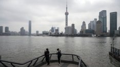 Китайските банки са отпуснали повече нови заеми от очакваното през март