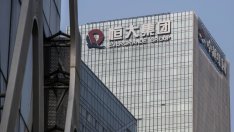 Evergrande е на крачка от делистване, преструктурирането на имотния дълг в Китай се бави