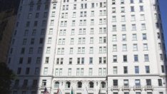 Саудитският принц Ал-Уалид бин Талал купува хотел Plaza в Ню Йорк