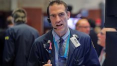 Новината за сделката между САЩ и Китай изстреля Dow с над 400 пункта нагоре